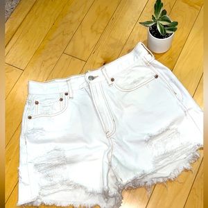 White, high rise AE jean shorts